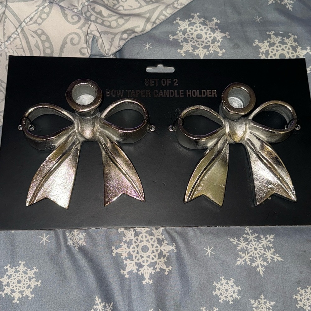Set Of Two silver bow / ribbon natural tapered candleholders 🎀